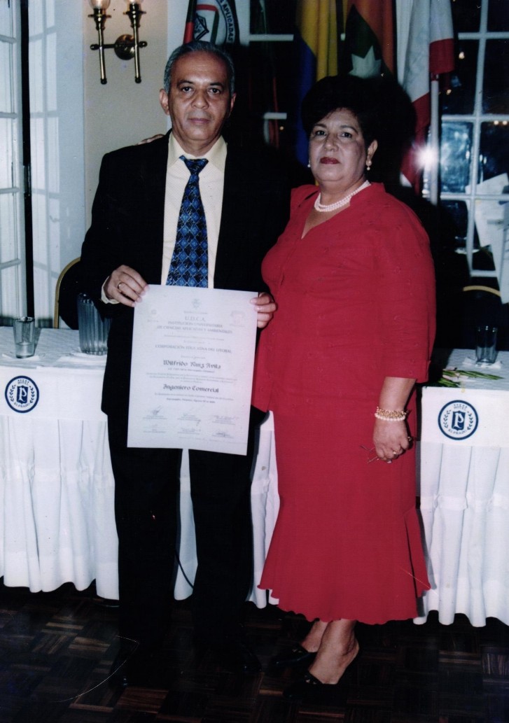 Mercadatos nace como una idea familiar para suplir una necesidad local.